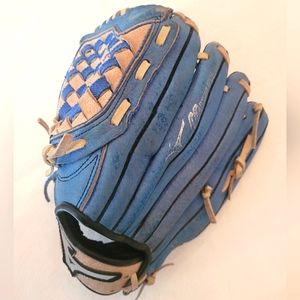 Mizuno 11" left handed throw baseball glove
